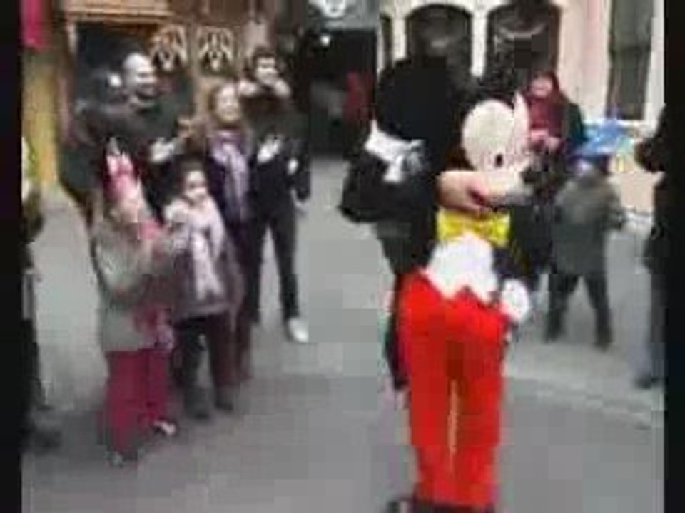 Mickey est vieux, mais il vous bat encore