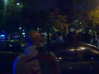 supporteurs algériens au champ elysee(grafsat.net) TLEMSANI