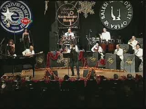 Sunshine Band TRT Yılbaşı Konseri 02