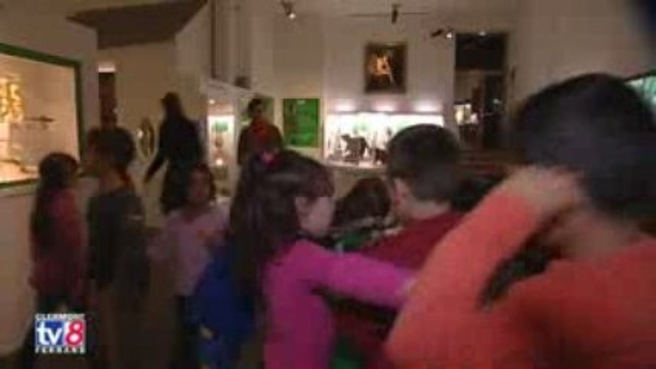 Exposition" Qui s’y frotte s’y pique"