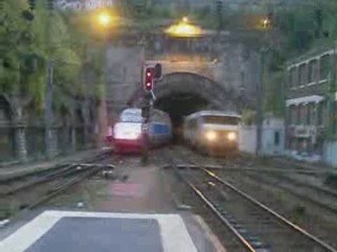 Départ TGV vers Strasbourg + passage train porte conteneurs