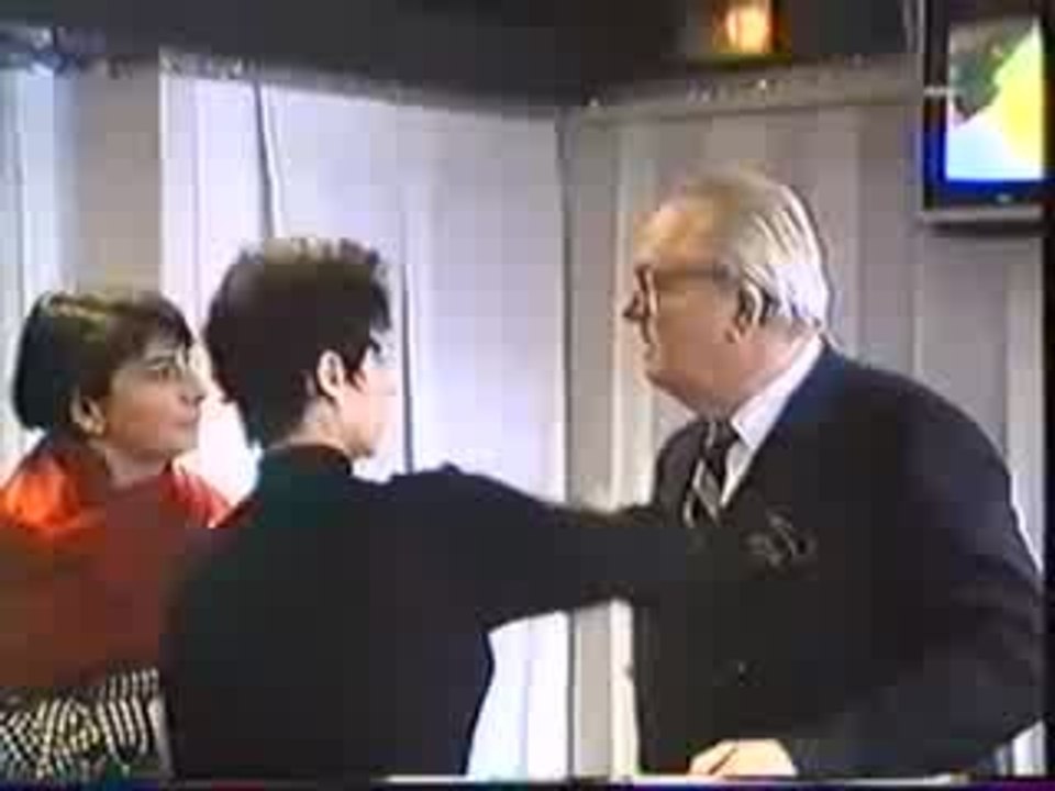 Tentative vaine et ignoble de déstabiliser Le Pen en 1984