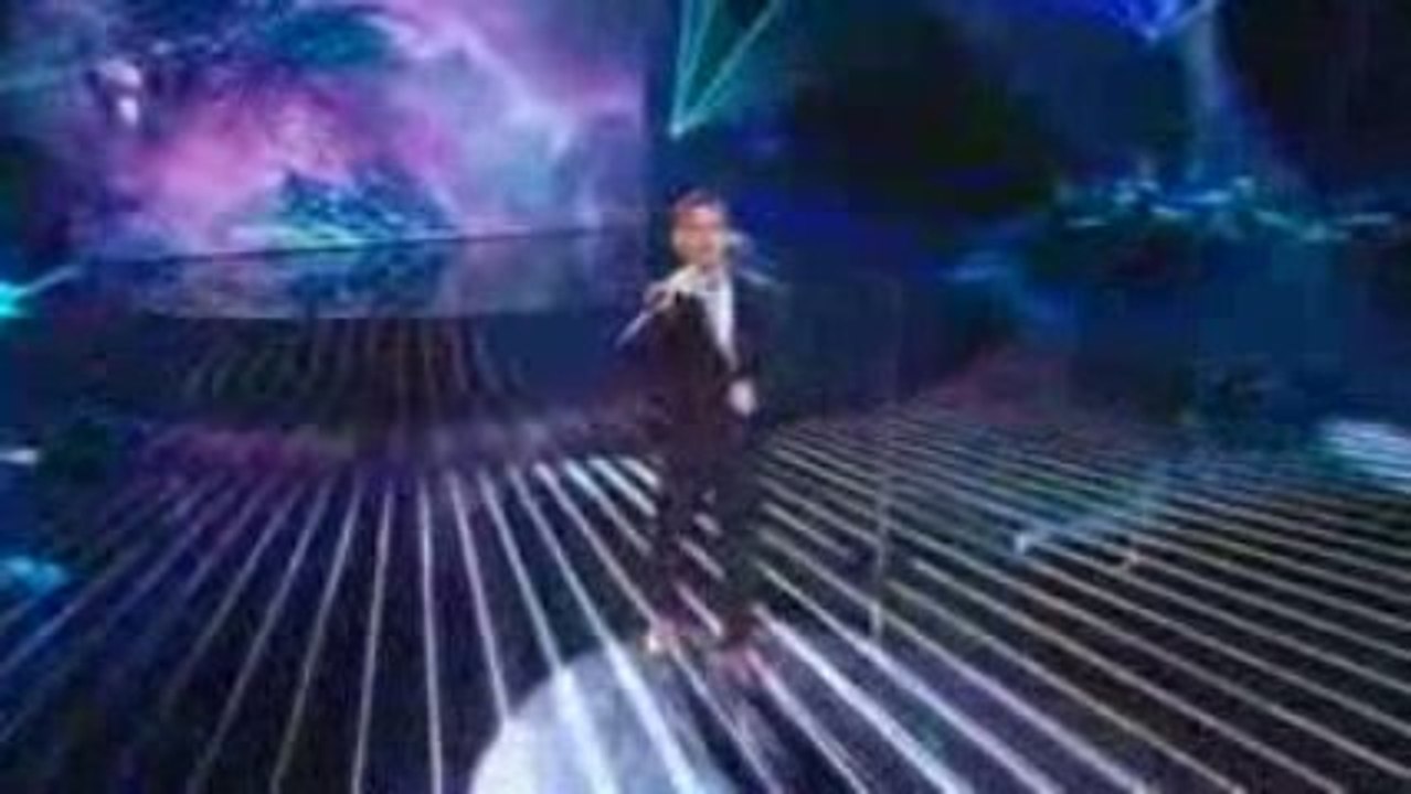 X Factor - Robbie Williams 'Bodies' Live - HD