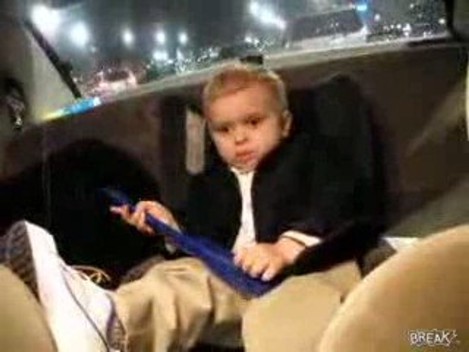 Country Toddler Lip-Syncs Perfectly Video