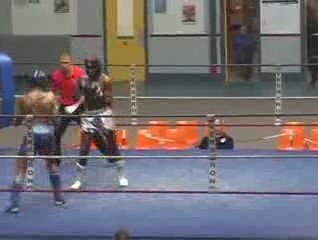 Oliver en action avec le LSK Boxing Club Pontoise