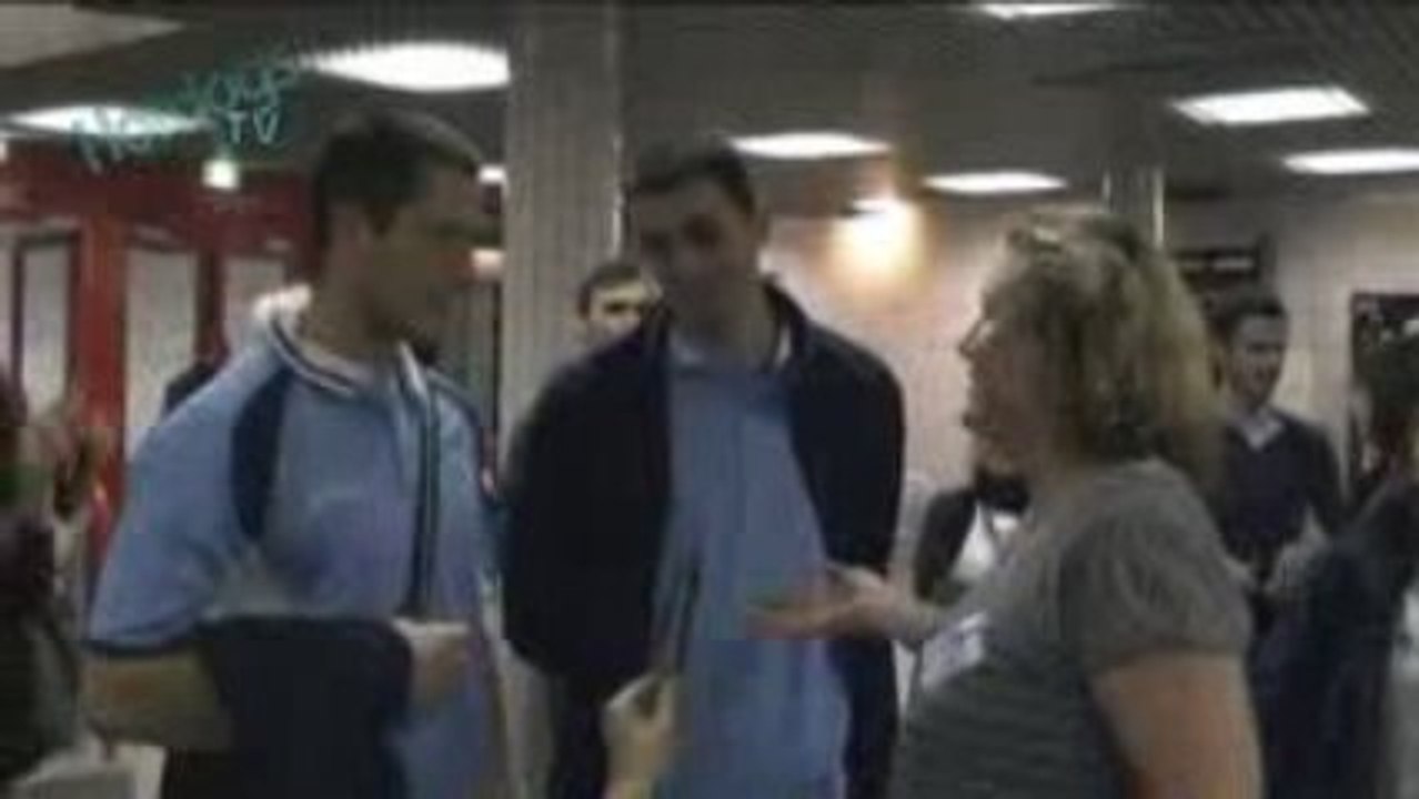 Hand: HotdogsTV Octobre2009