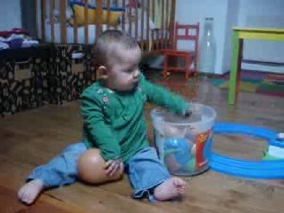 Les premiers pas à 4 pattes de Sibylle