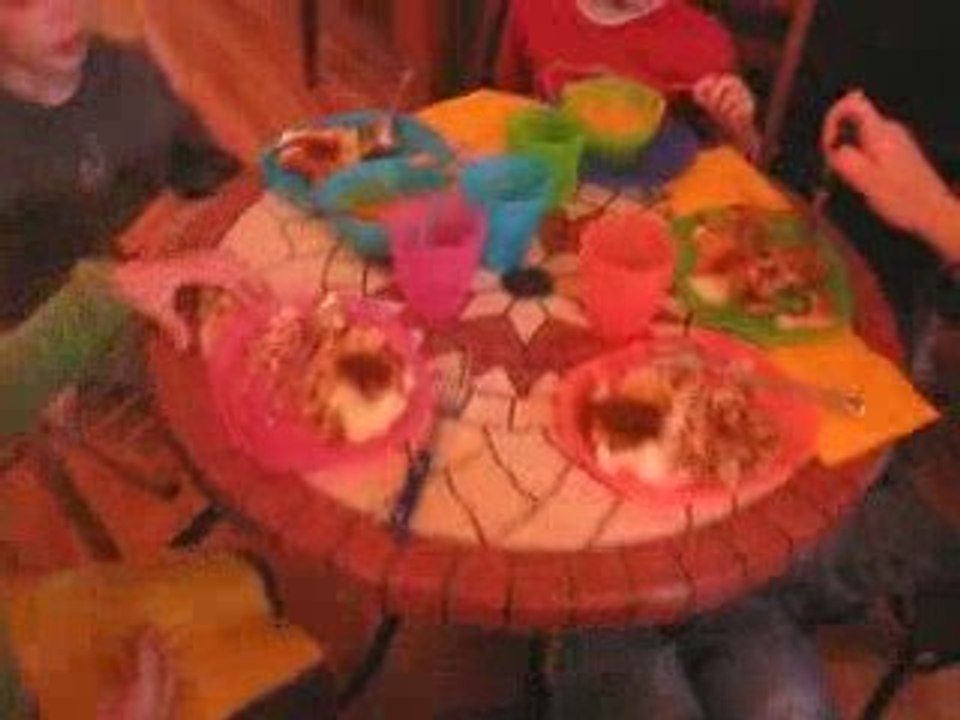 À table les monstres on a dit !!