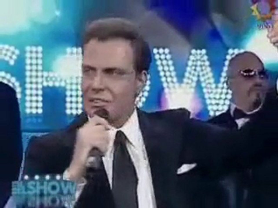 Martin Bossi como Luis Miguel