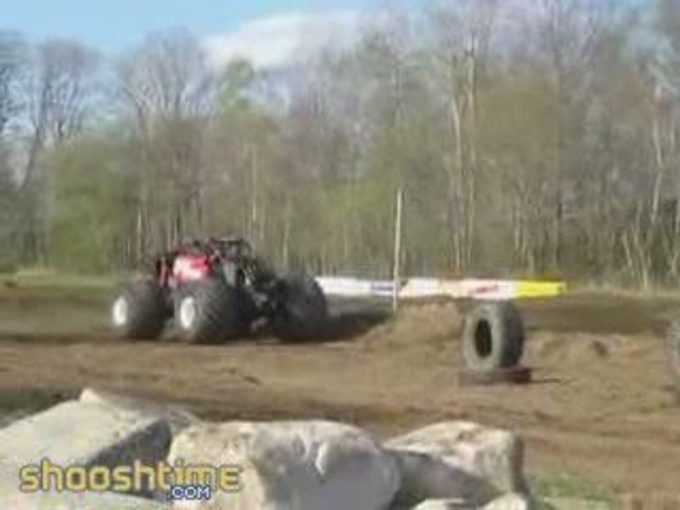 Backflip en monster truck