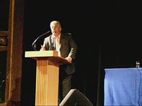 Jean-Louis Fousseret, ouvre la conférence d'Albert Jacquard