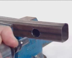 VACO FRANCE : ébavurage avec meuleuse pneumatique PT127