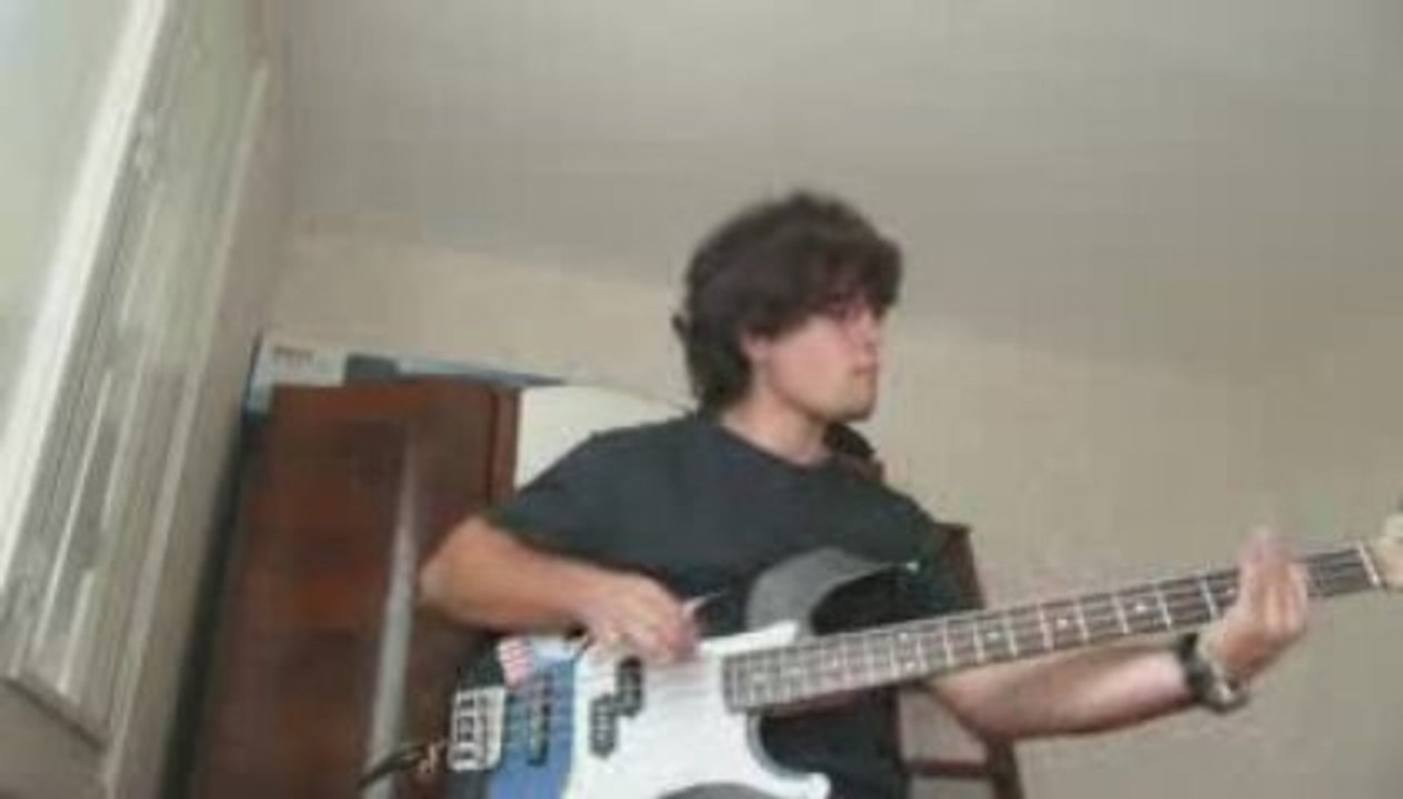Moi a la basse