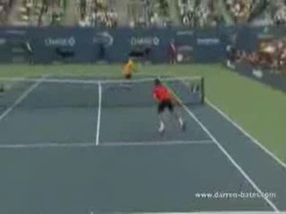 Roger Federer Between the Legs Shot at the US Open Djokovic
