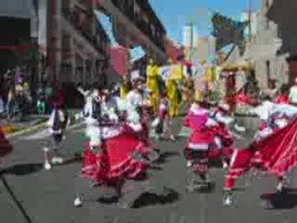 Défilé de fête à Arequipa