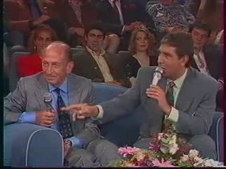 Jean-Pierre Foucault interviewe les Compagnons de la chanson