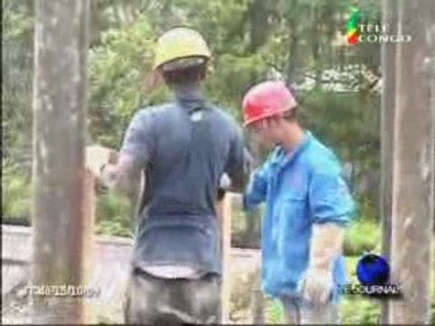 A. Abena Visite le chantier de la bibliothèque universitaire