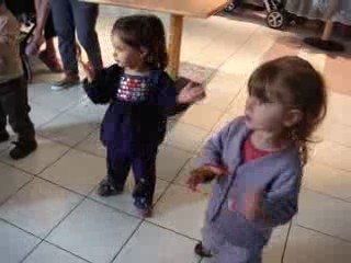 Manon qui mène la danse!