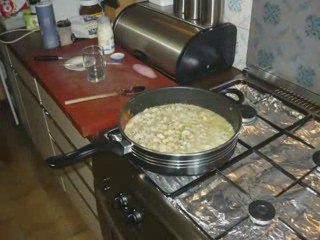 chair de cuisses de grenouilles sauce ricard