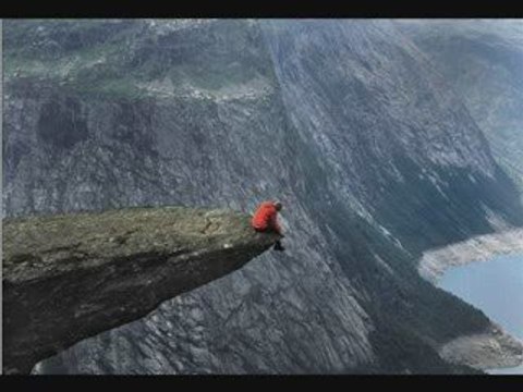 beni kör kuyularda merdivensiz bıraktın.