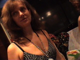 REFLETS DANS UN OEIL D'OR