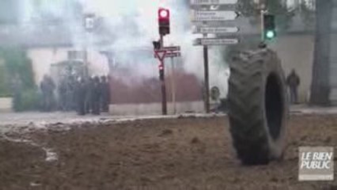 2 000 agriculteurs, quelques élus et des tonnes de purin