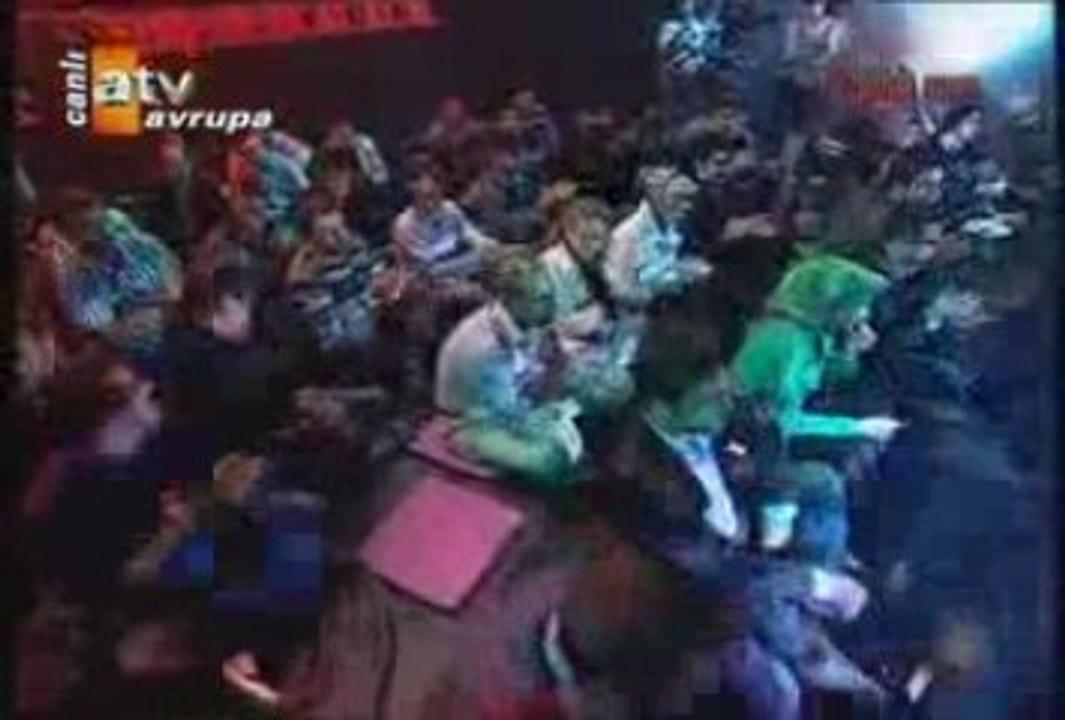 Uğur Işılak Yalan da Olsa