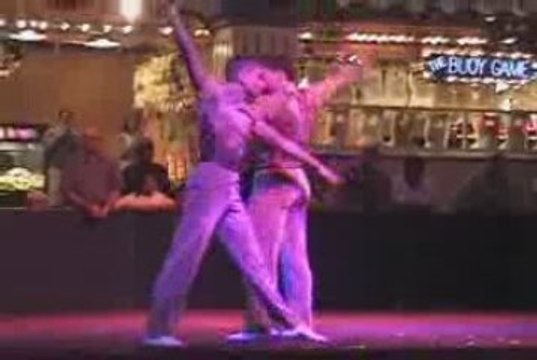 ACROMANIA-acrobatics-presents Art agency Valentino