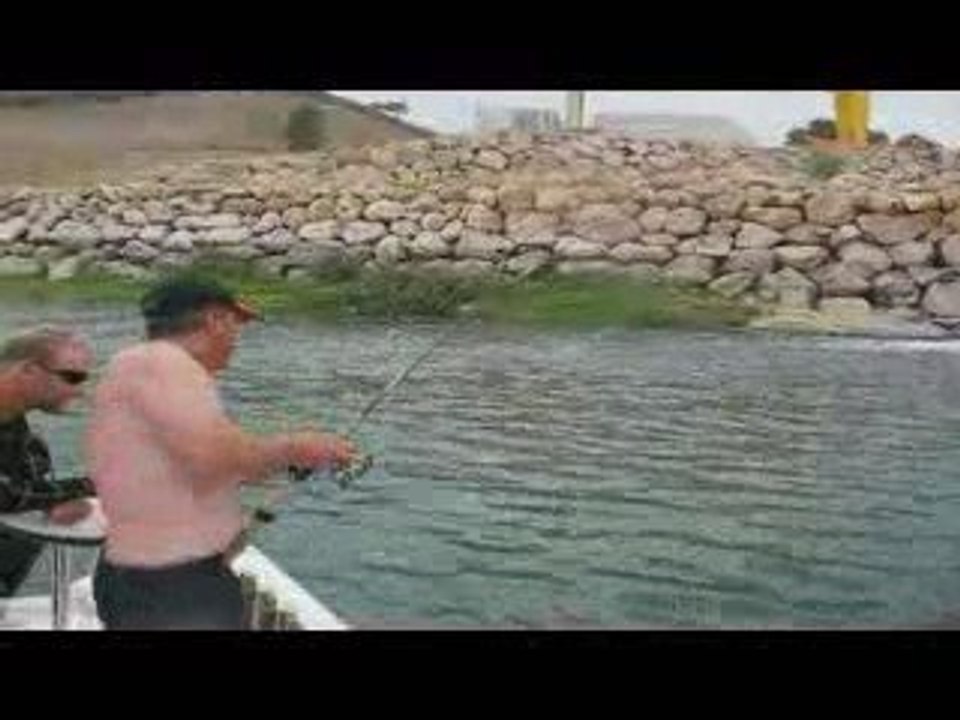 mon pere peche un silure en espagne