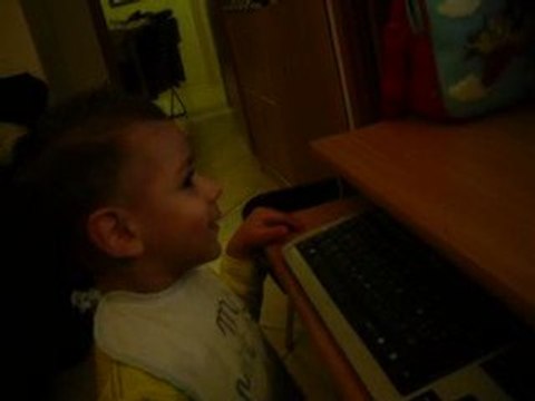 yanis 25 mois ! + video oui oui !