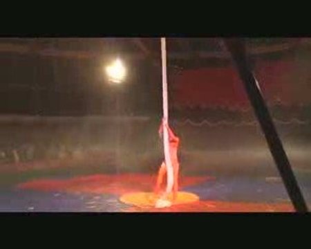 NATALIA-aerial acts-presents-Art agency valentino