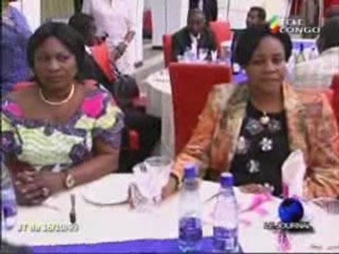Repas offert à Mme Sassou en Namibie