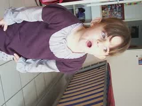 clara qui danse et qui chante