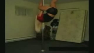 Le Pole Dance et la blonde