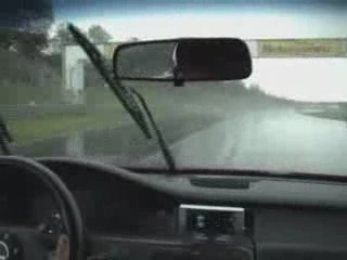 crasch sous la pluie