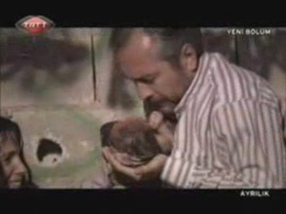 (deutsche Untertitel) Szene ERSCHIESSUNG EINES BABY'S