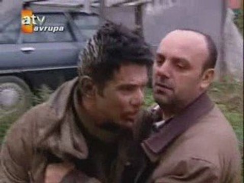 HERKES ÖLDÜRÜR SEVDİĞİNİ - AŞK OYUNU / KEREMCEM&YASEMİN