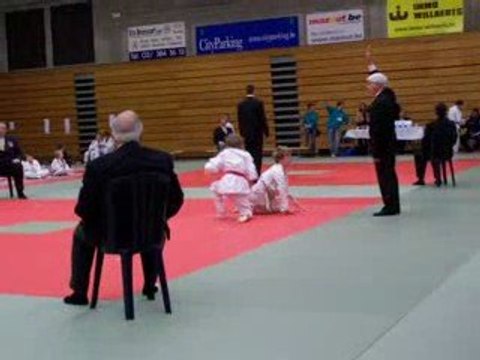 julien 1er combat judo braine l'alleud le 17 oct 2009