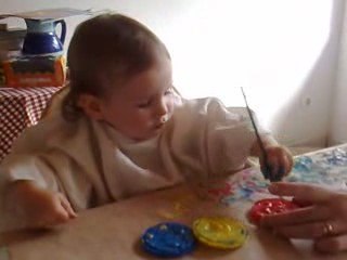 Jeanne fait de la peinture