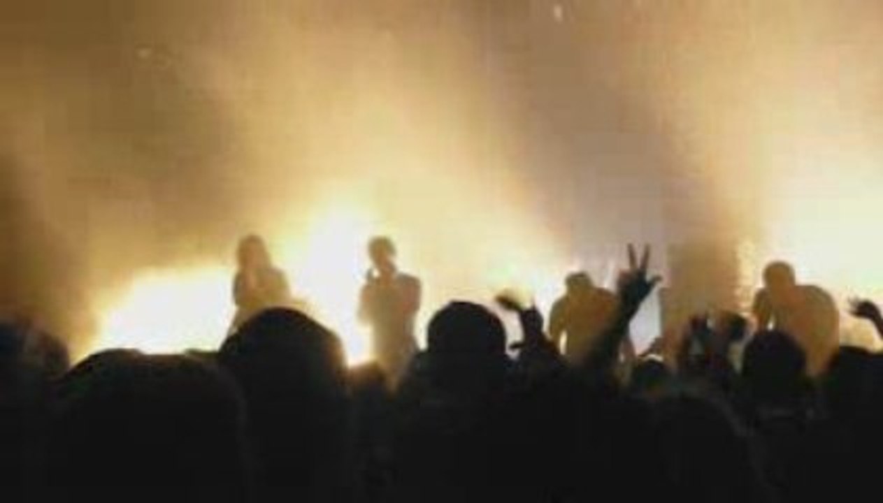 Mass Hysteria - Knowledge is Power (Live)