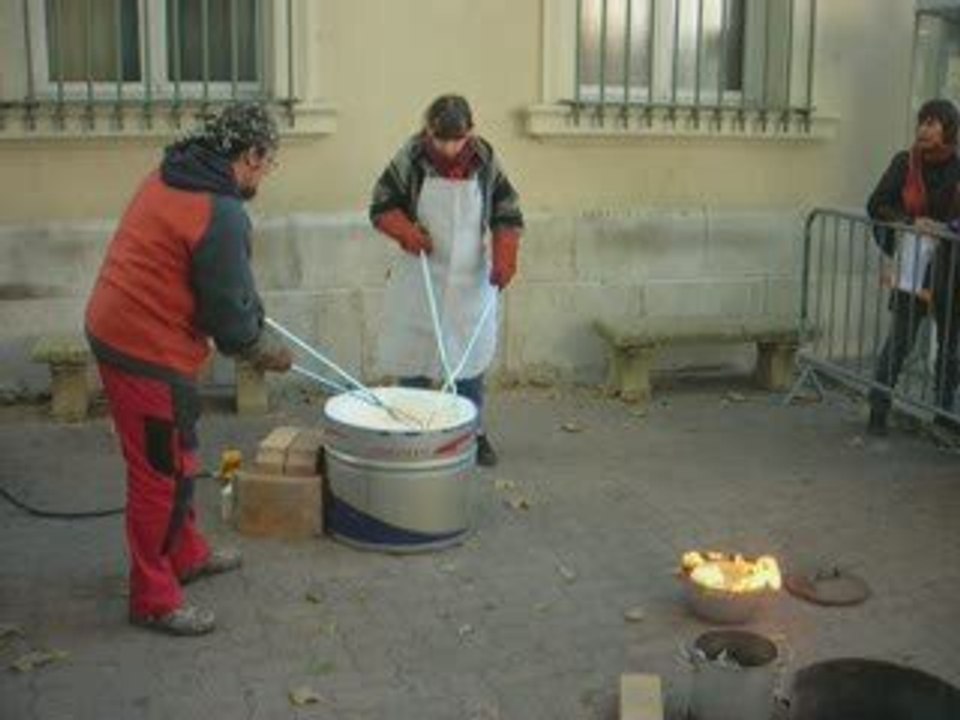 démonstration de cuisson raku à Saint Chamas.