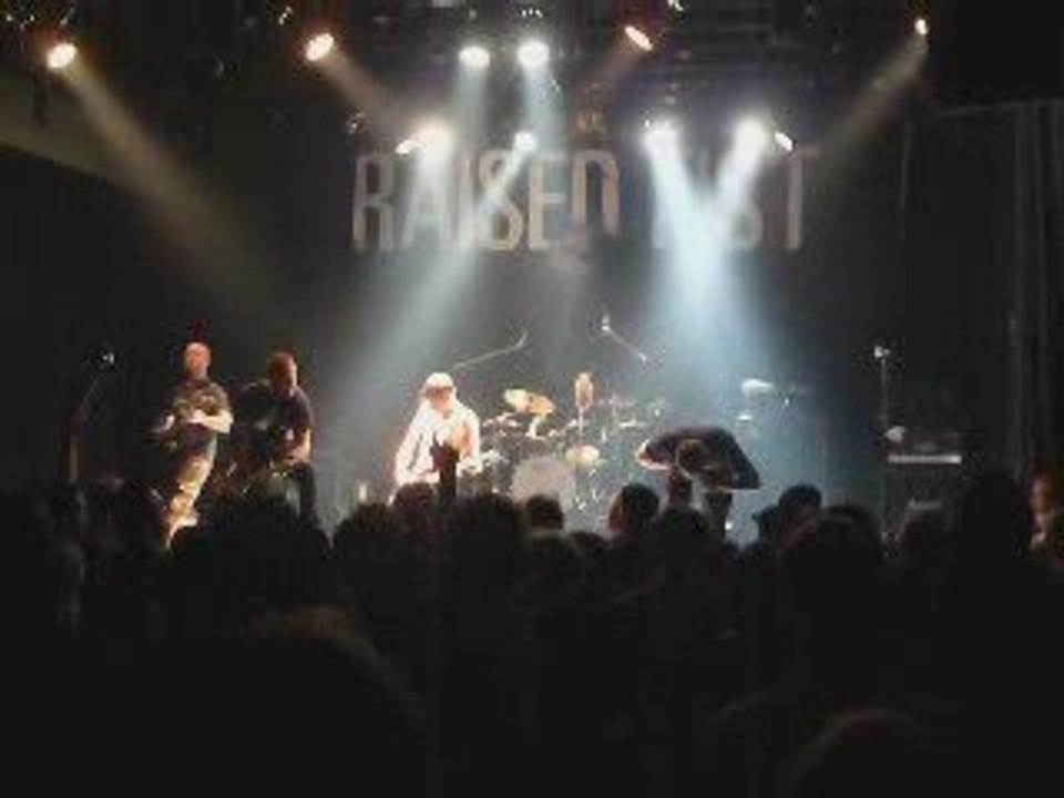 Raised Fist @ VK, Bruxelles [17.10.09] 1/2