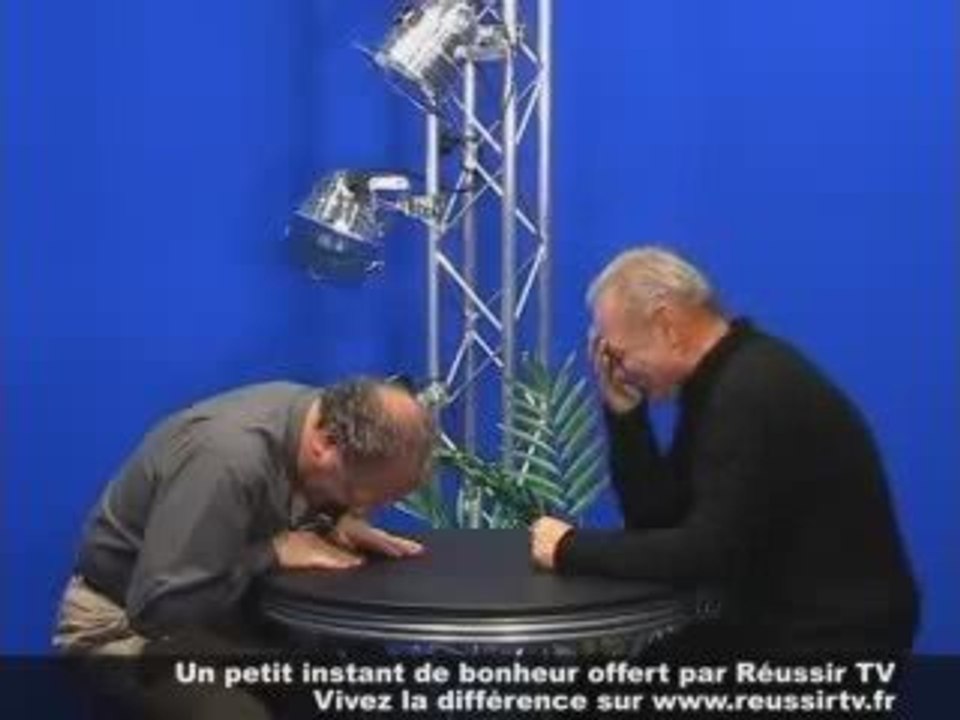 [HILARANT] fou rire sur un plateau TV