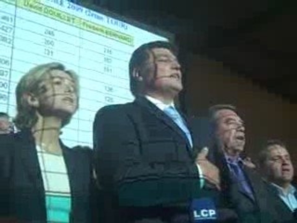 Poissy : le nouveau député David Douillet acclamé