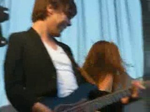 IZÏA LET ME ALONE a albi