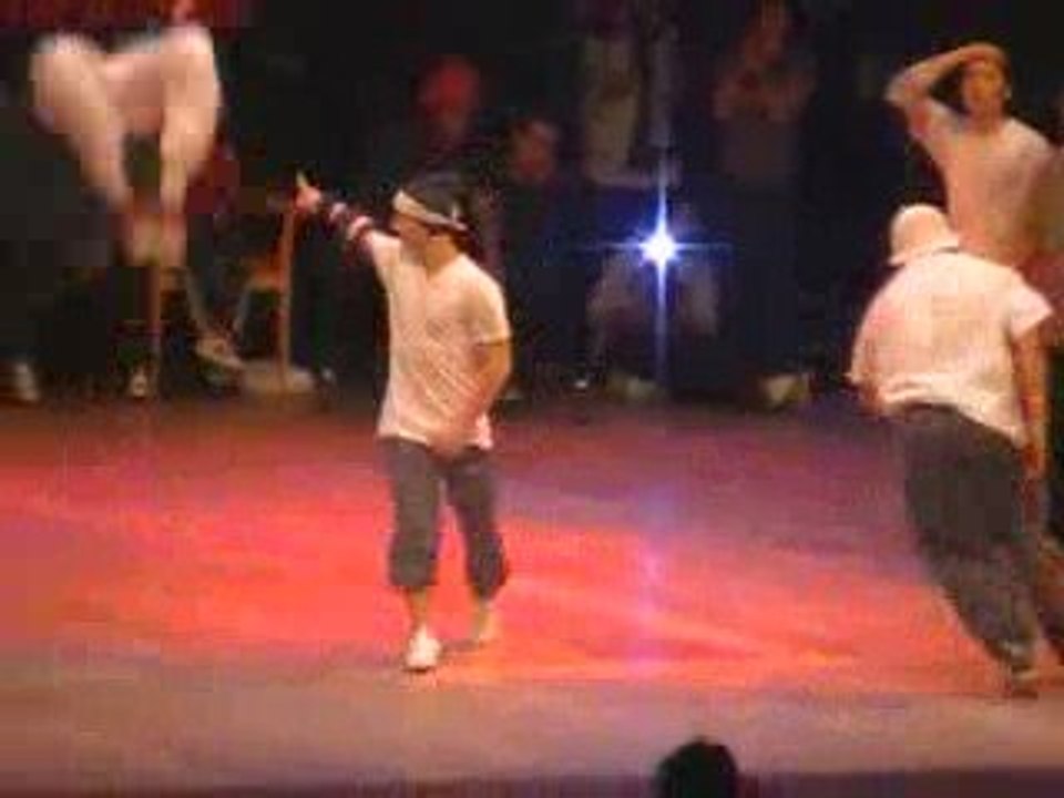 BOTY 2009 GAMBLERZ vs PHASE T