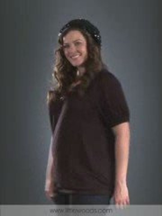 So Fabulous - LACE YOKE TOP