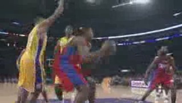 NBA Baron Davis finds DeAndre Jordan with a fancy little dis