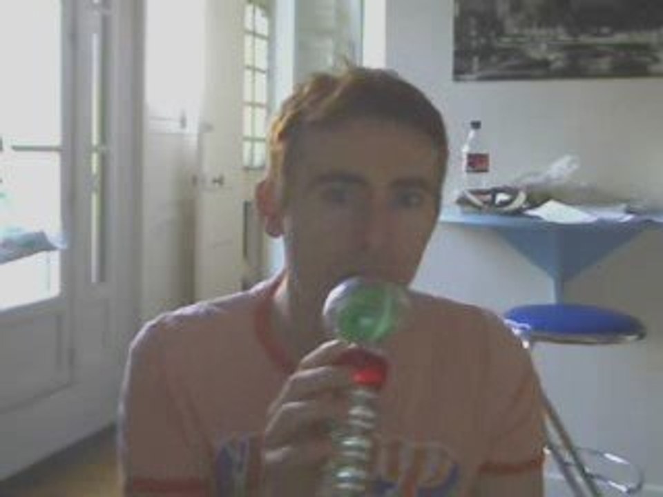 Wiwi égratigne "La vie c'est comme ça"