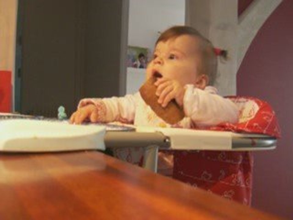 Roxane dit "maman"...et un peu "papa"